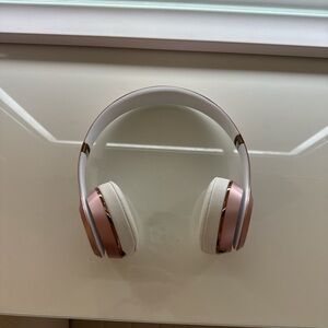Beats by Dre Over-Ear Headphones - rose gold